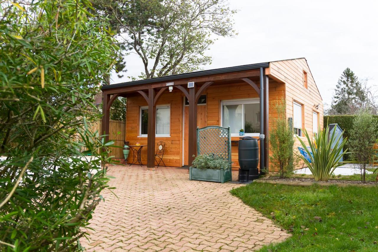 Un Chalet A Caen Exterior photo